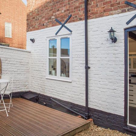 Вилла Charming 2 Bed House In Tewkesbury Centre Экстерьер фото