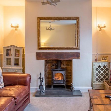 Вилла Charming 2 Bed House In Tewkesbury Centre Экстерьер фото
