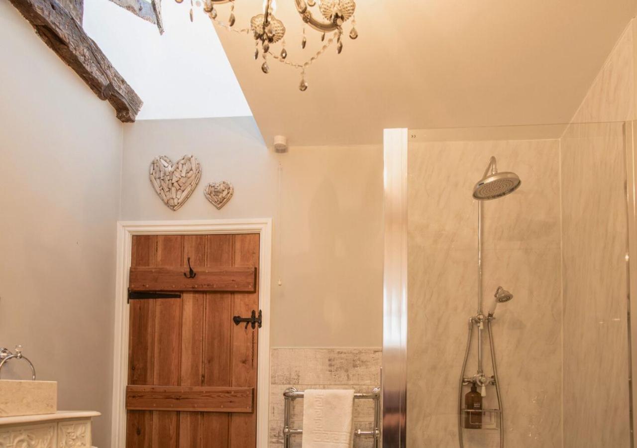 Вилла Charming 2 Bed House In Tewkesbury Centre Экстерьер фото