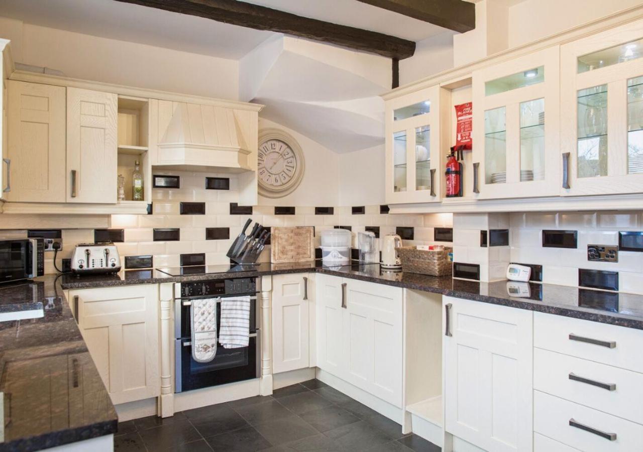 Вилла Charming 2 Bed House In Tewkesbury Centre Экстерьер фото