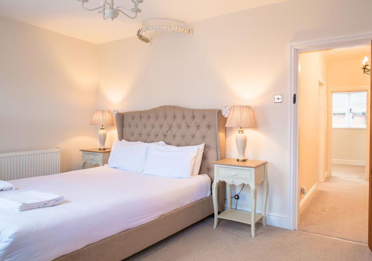 Вилла Charming 2 Bed House In Tewkesbury Centre Экстерьер фото