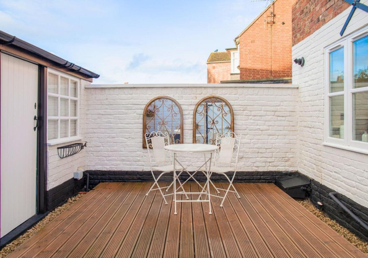 Вилла Charming 2 Bed House In Tewkesbury Centre Экстерьер фото