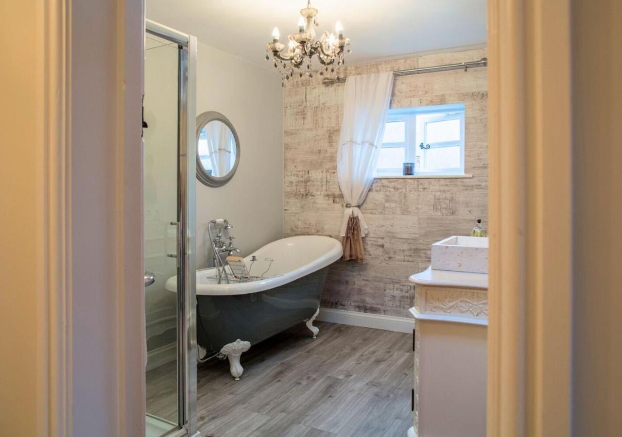 Вилла Charming 2 Bed House In Tewkesbury Centre Экстерьер фото